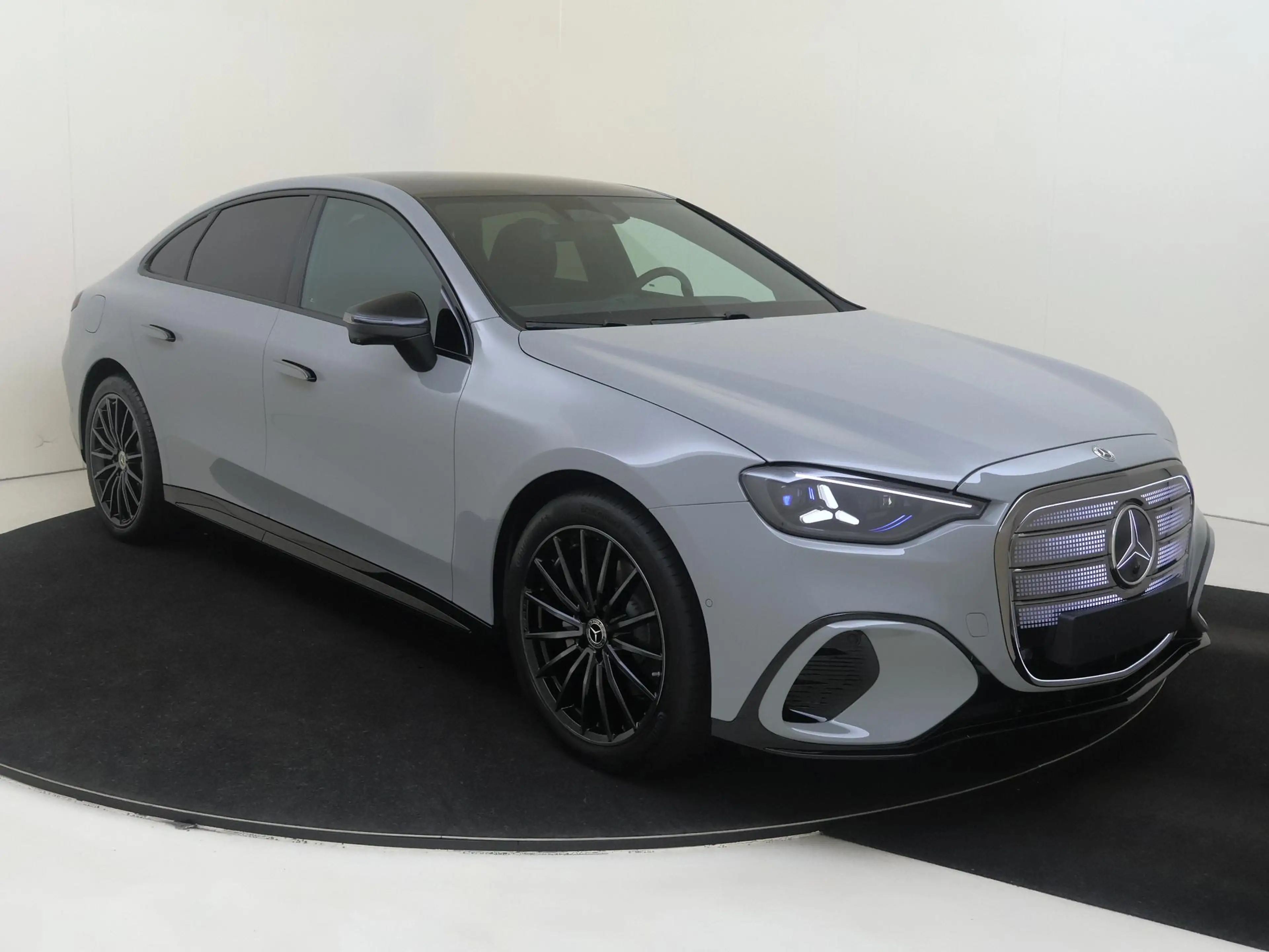 Mercedes-Benz C 400 4MATIC Launch Edition 94 kWh / Winterpakket / Sky- — photo 2