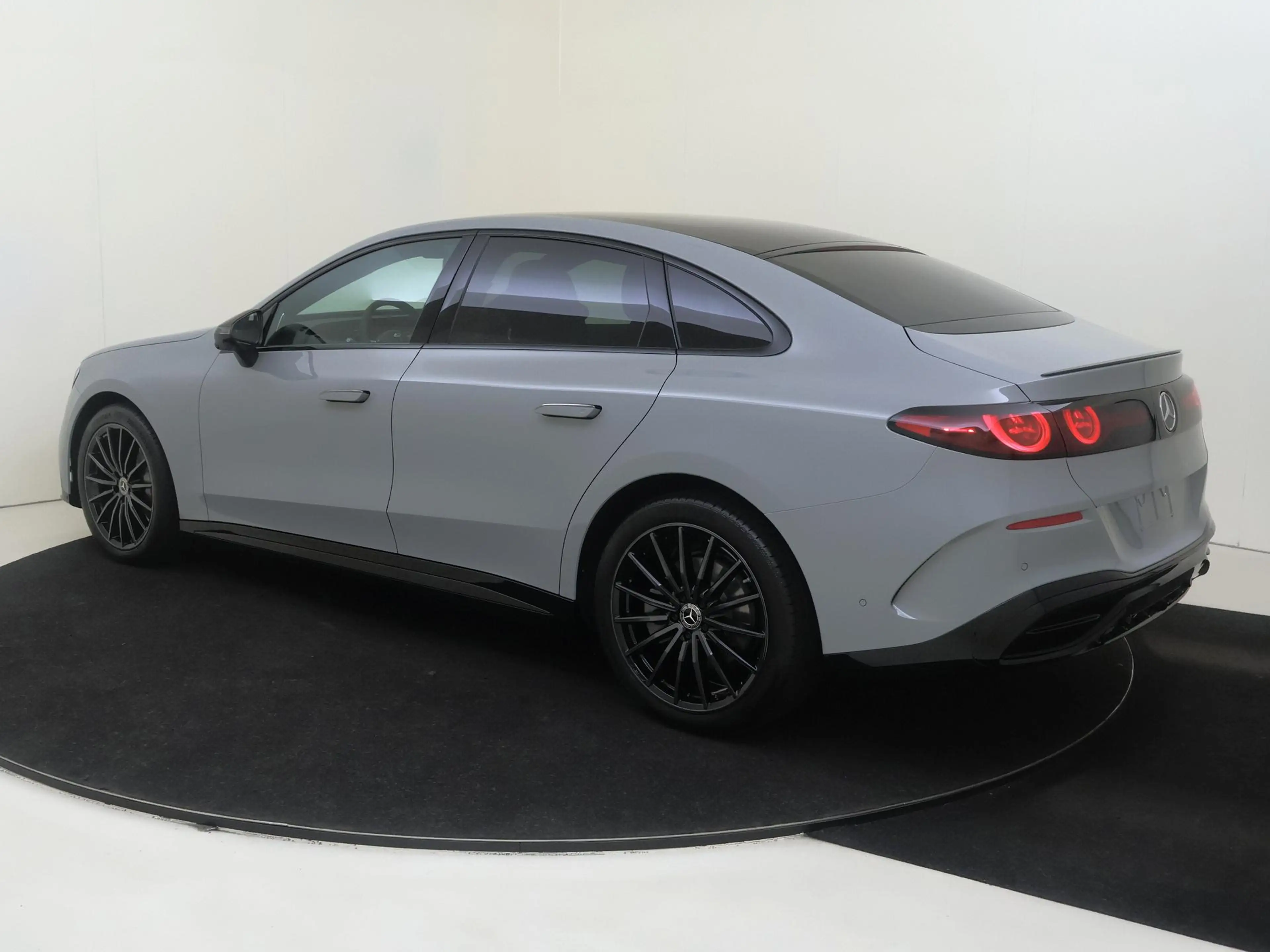 Mercedes-Benz C 400 4MATIC Launch Edition 94 kWh / Winterpakket / Sky- — photo 3