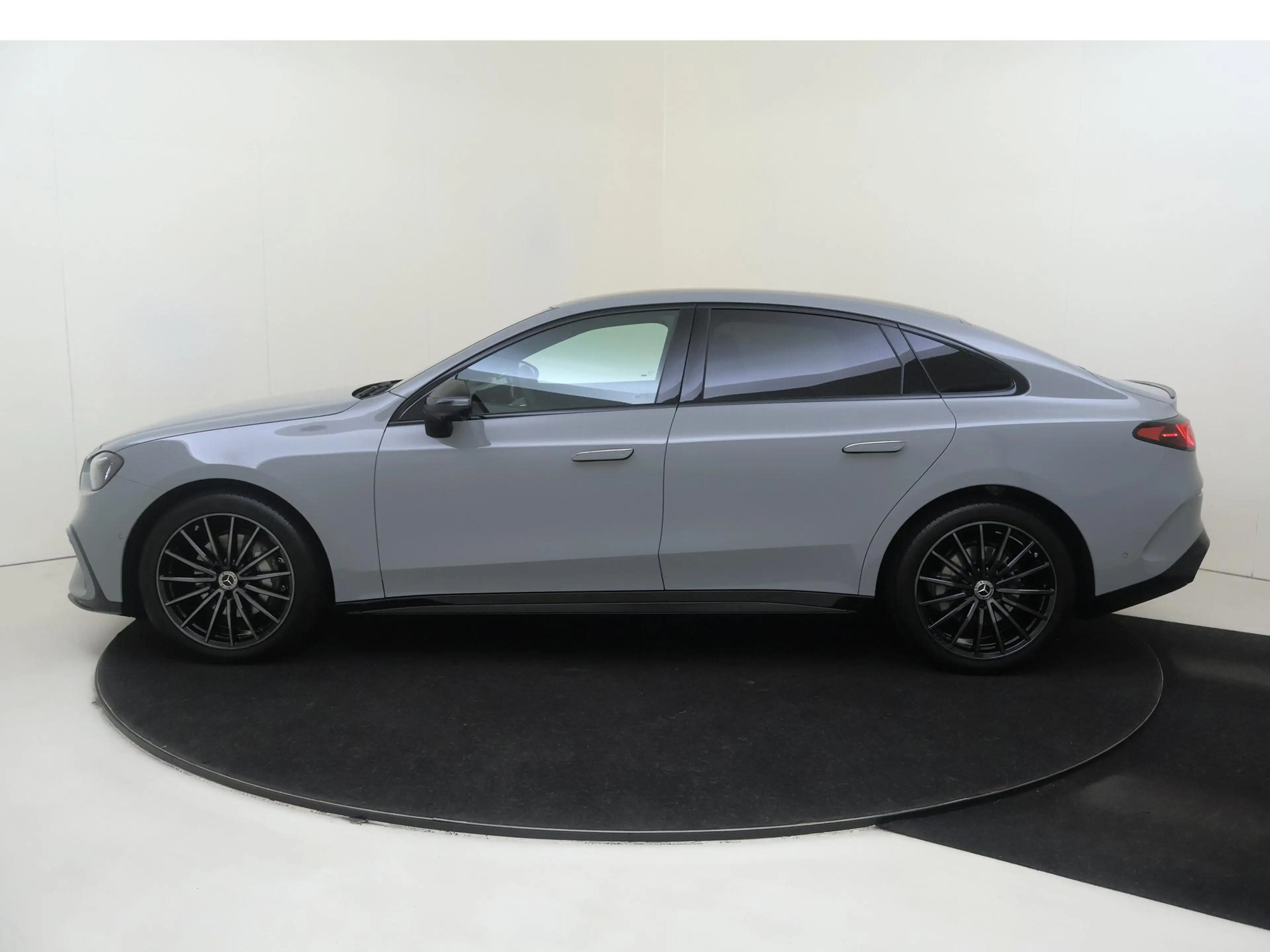 Mercedes-Benz C 400 4MATIC Launch Edition 94 kWh / Winterpakket / Sky- — photo 8
