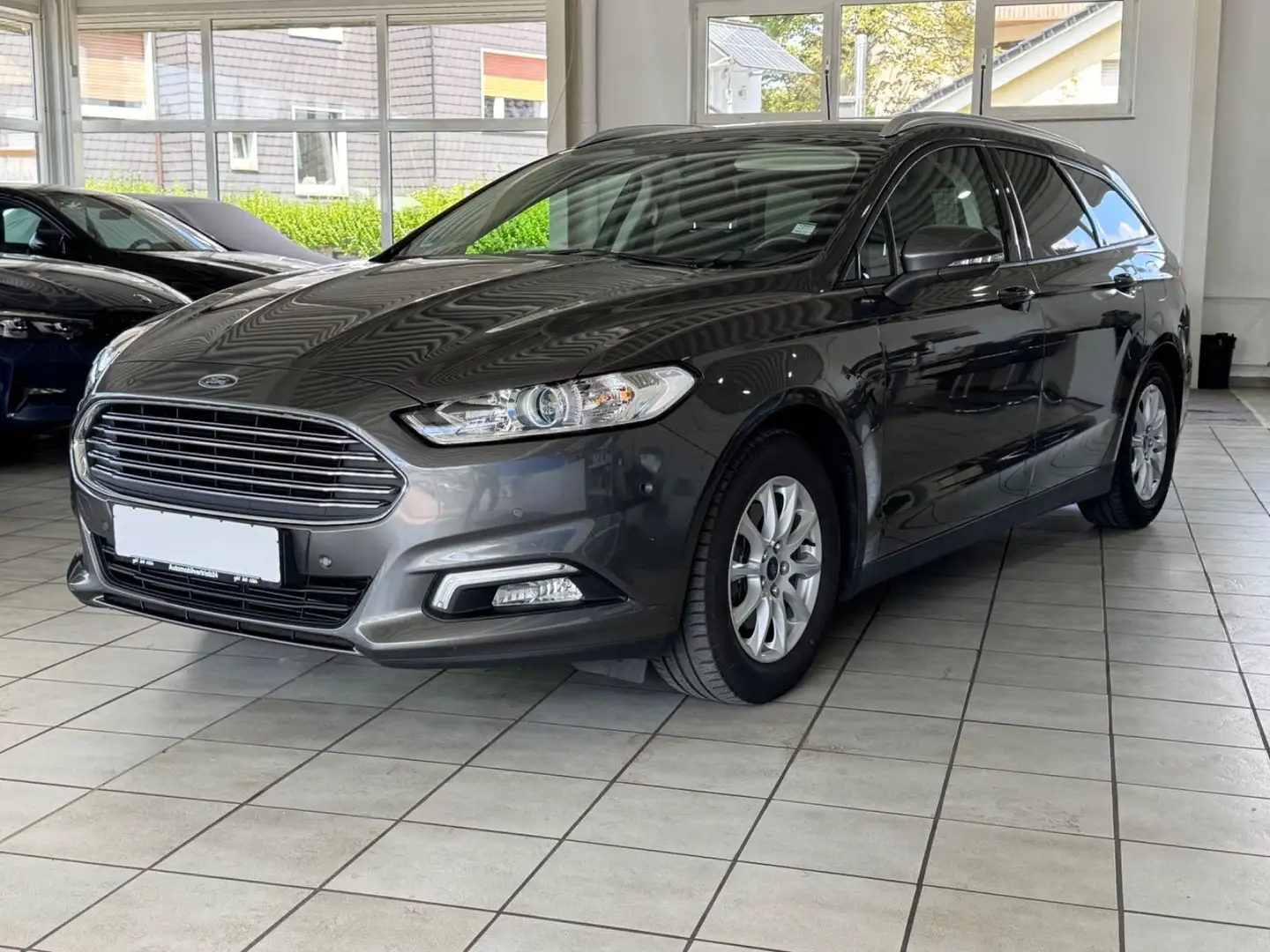 Ford Mondeo Turnier Business Ed/NAVI/PDC/ALU/1.HD Gris - 1