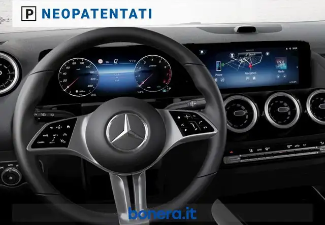 Mercedes-Benz Gla view 5