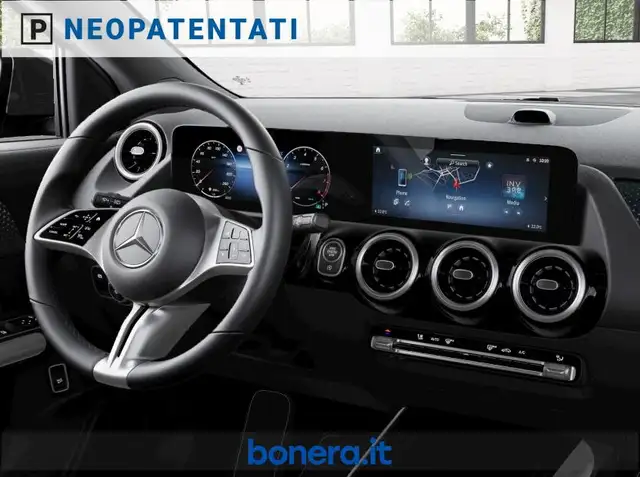 Mercedes-Benz Gla view 6