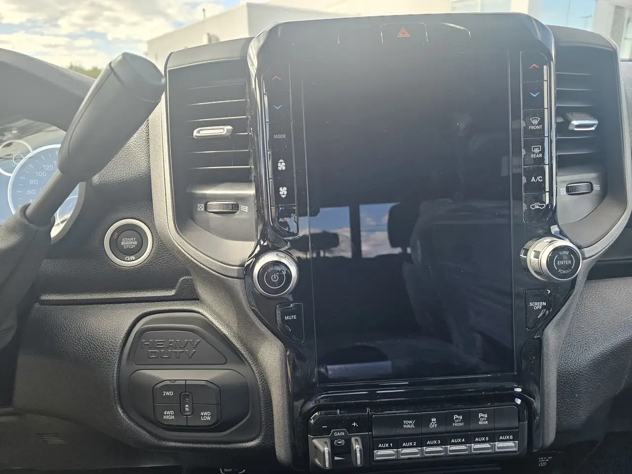 RAM 2500 снимка RAM 2500