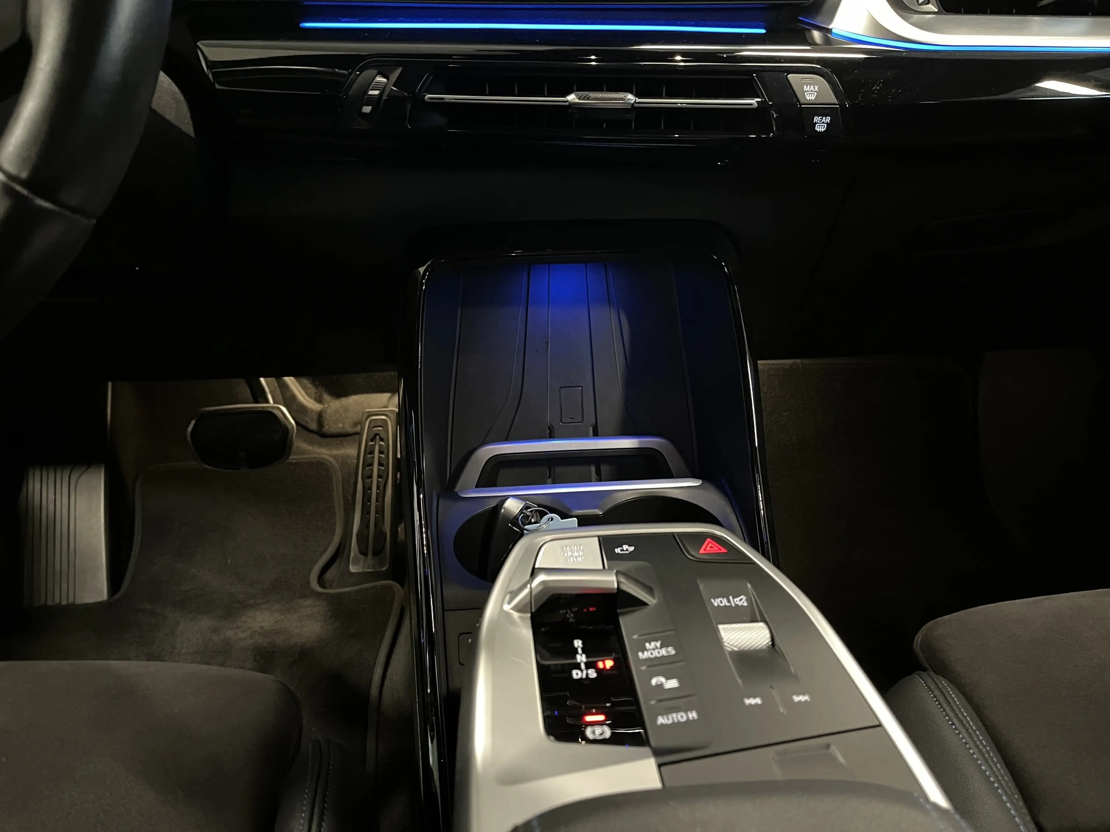 BMW 223 i XDRIVE M Sport HUD ACC AHK RFK NAVI LED LM — photo 13