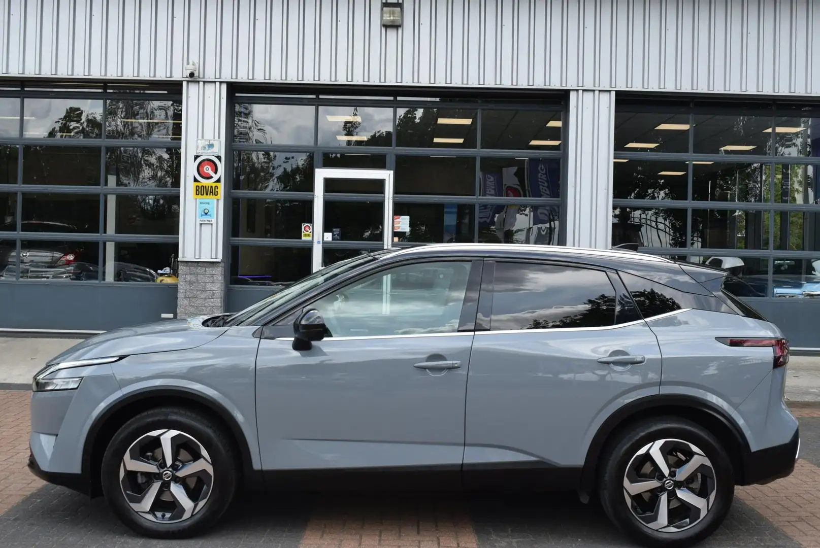 Nissan Qashqai 1.3 MHEV Xtronic Premiere Edition Navi Camera Pano Gris - 2