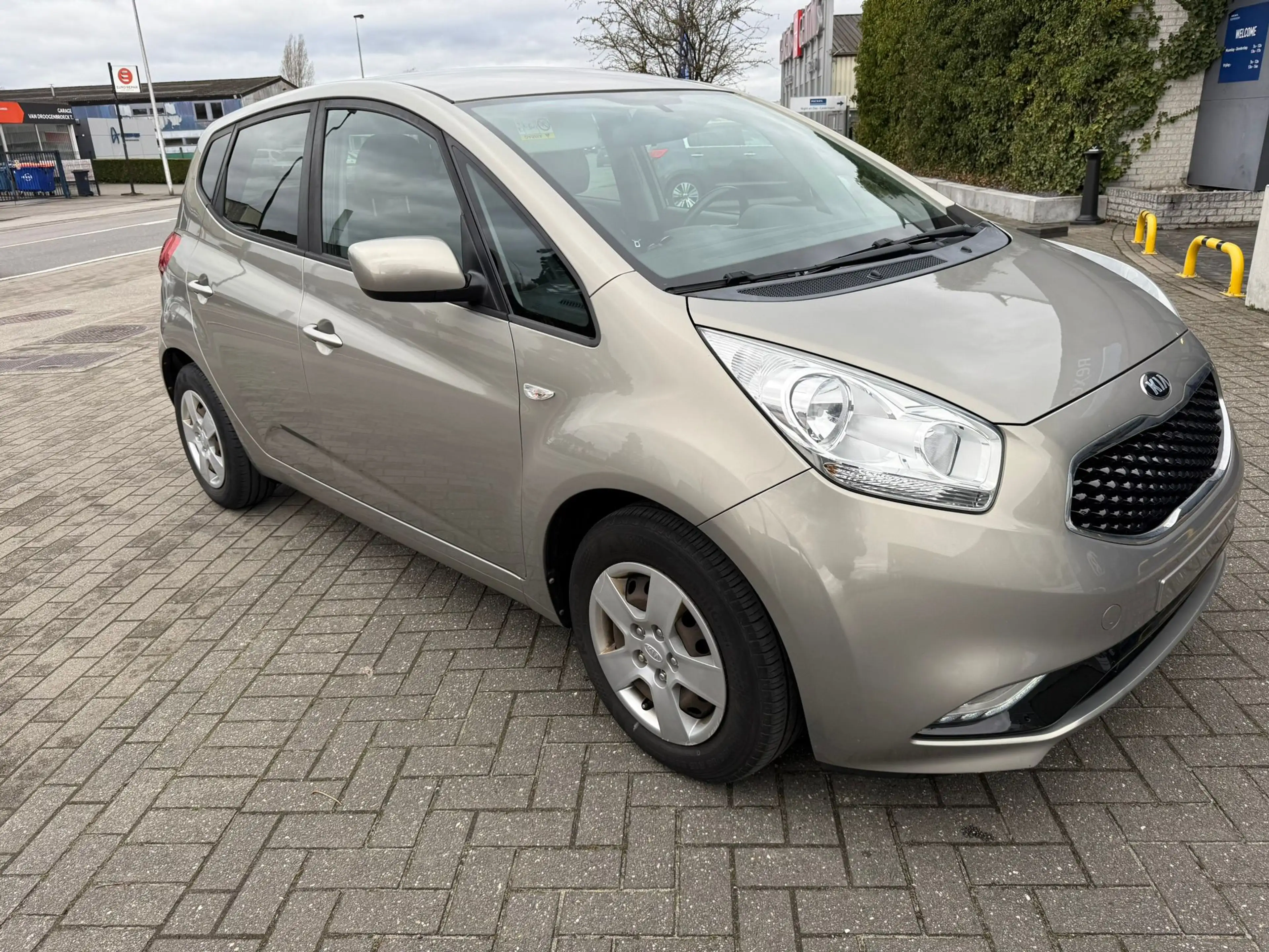 Kia Venga Venga 1.4i World Edition ISG GARANTIE 1 AN/JAAR — photo 2
