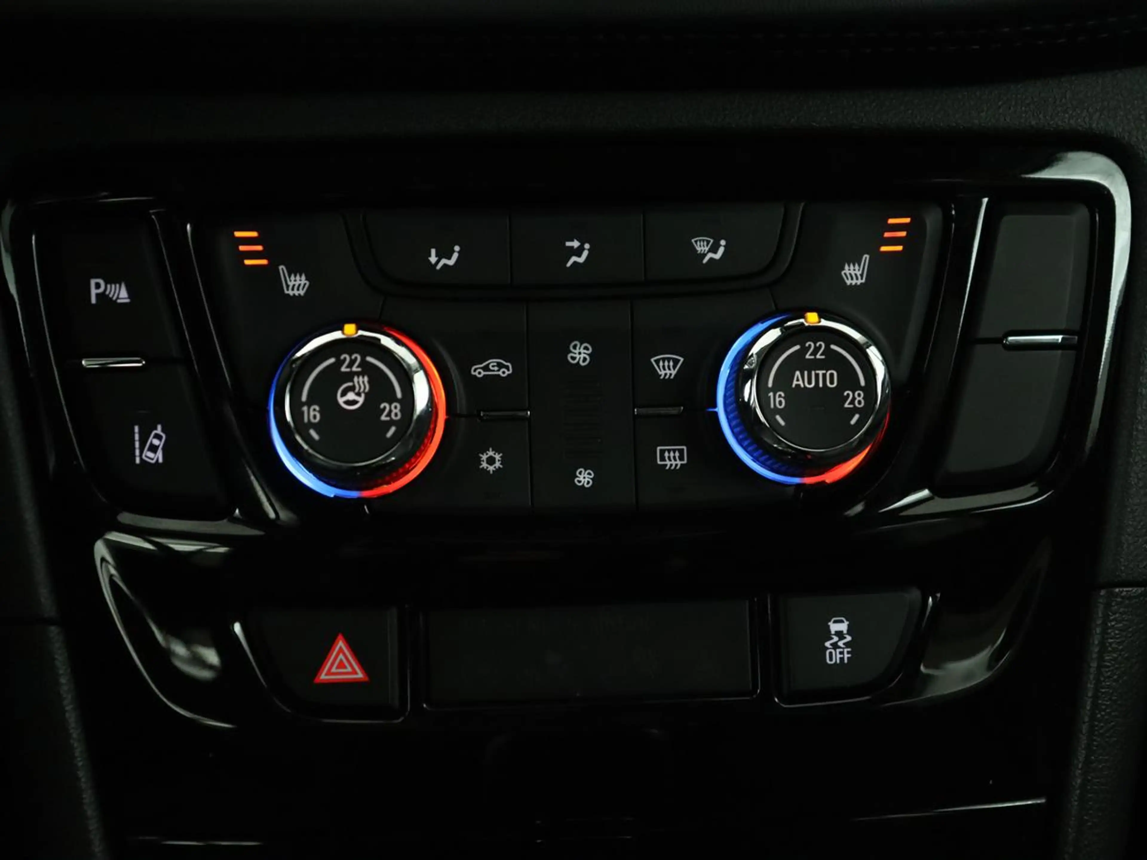 Opel Mokka X 1.4 Turbo Innovation | Automaat | Schuif-kanteldak — photo 29