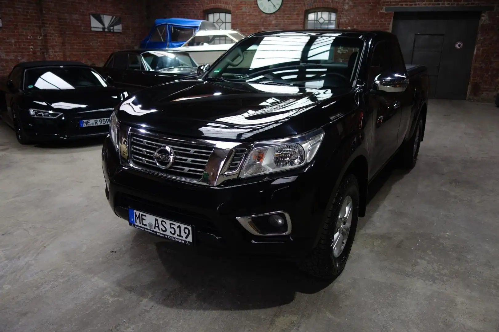 Nissan Navara NP300 Acenta King Cab 4x4 TüvServiceNeu Zwart - 1