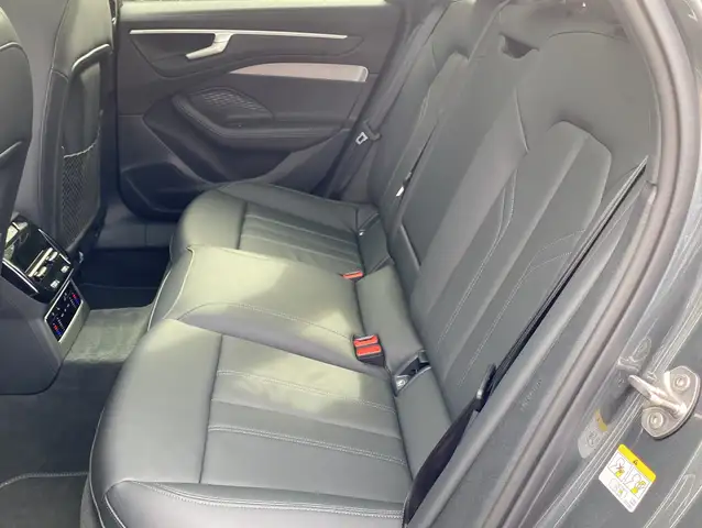 Audi A6 view 9