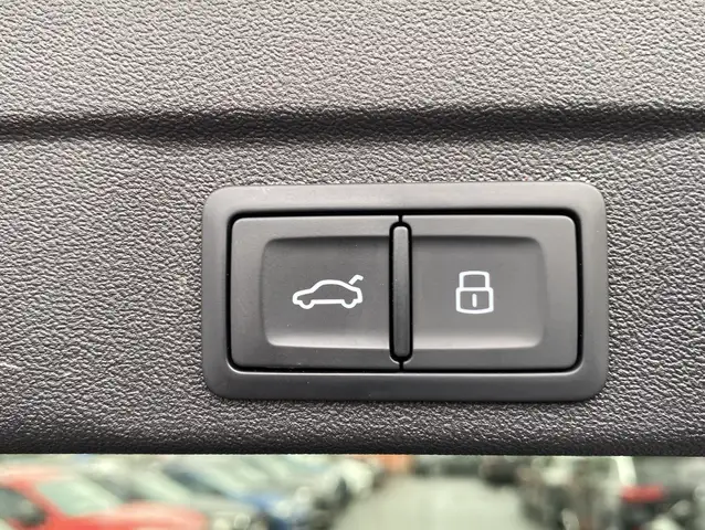 Audi A6 view 13
