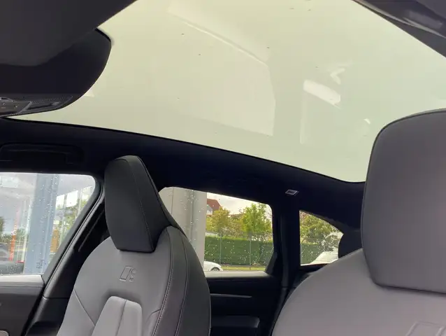 Audi A6 view 16