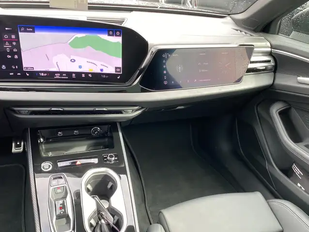 Audi A6 view 11