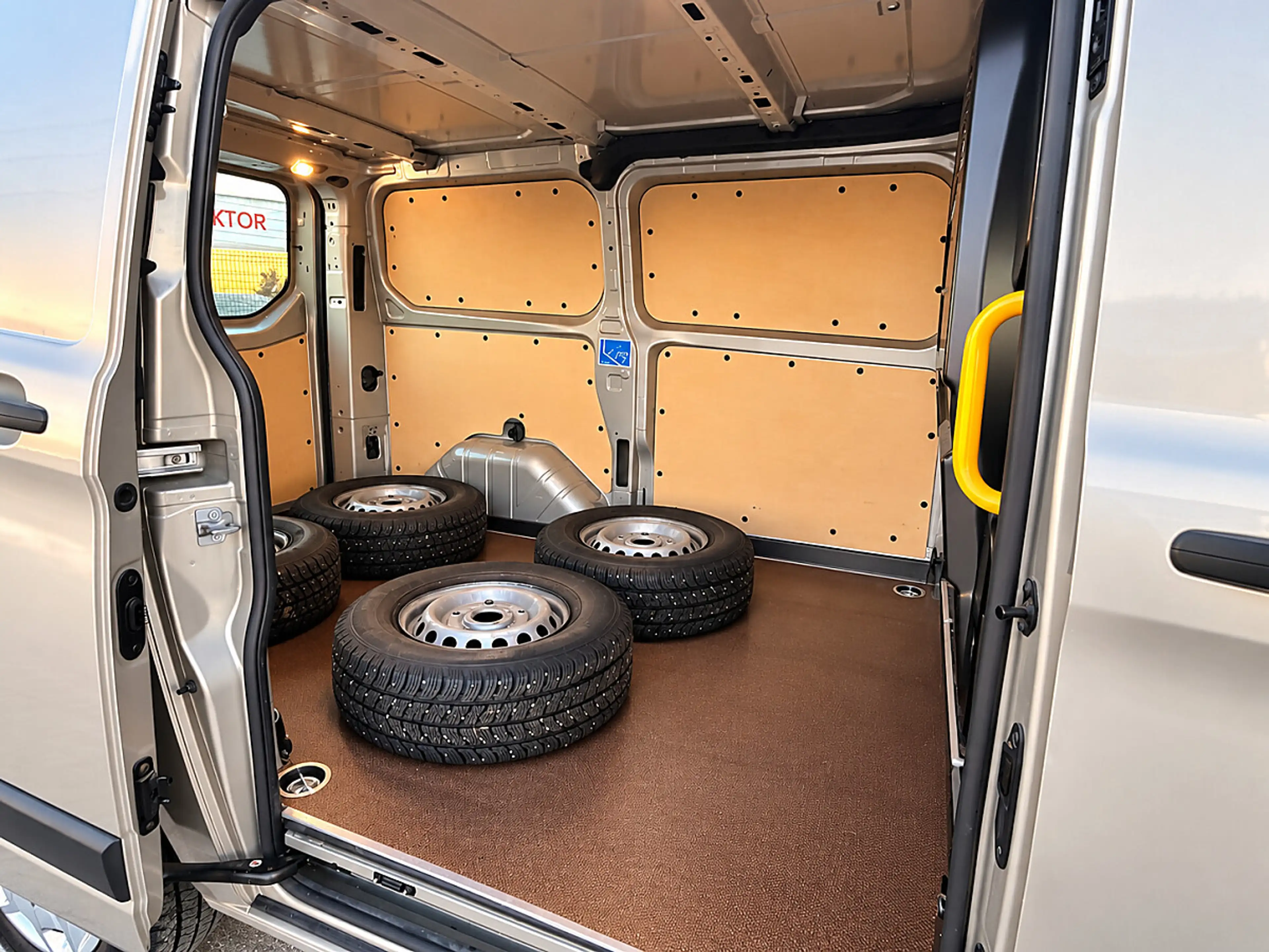 Ford Transit Custom 2.0 TDCi 270 L1 Trend1. Hand | Euro 6 | AHK | P... — photo 10