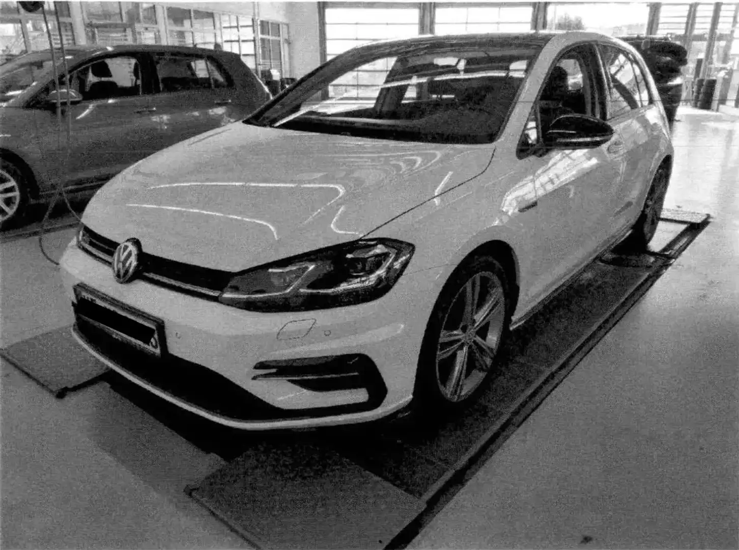 Volkswagen Golf VII 1.5 TSI Highline *AHK*LED*KAMERA*NAVI* Weiß - 2