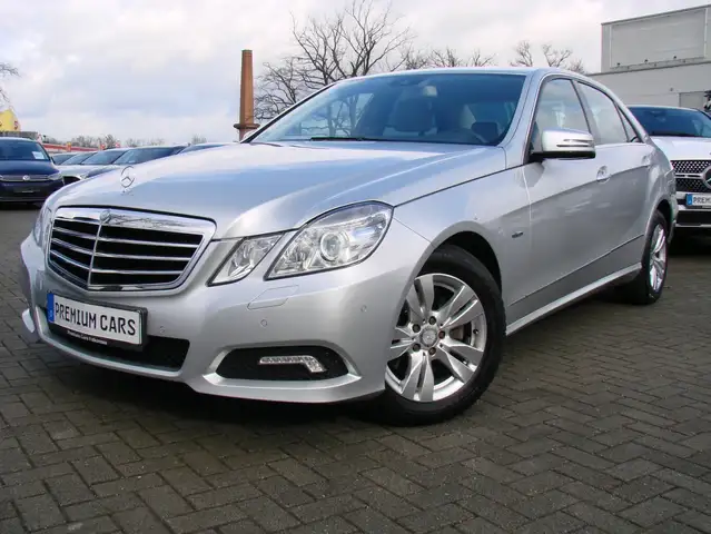Mercedes-Benz E 220 CDI Avantgarde BlueEfficiency Multikontursitze PDC