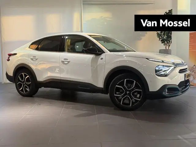 Citroen E-C4 X Shine 50 kWh | Camera | Navigatie | Stoelverwarmin