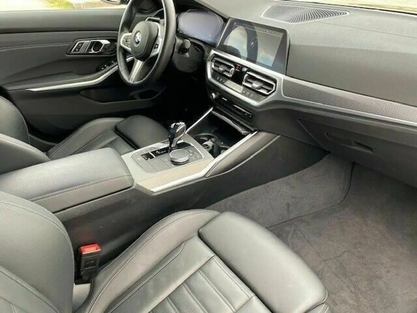 BMW 320 320dA - 2