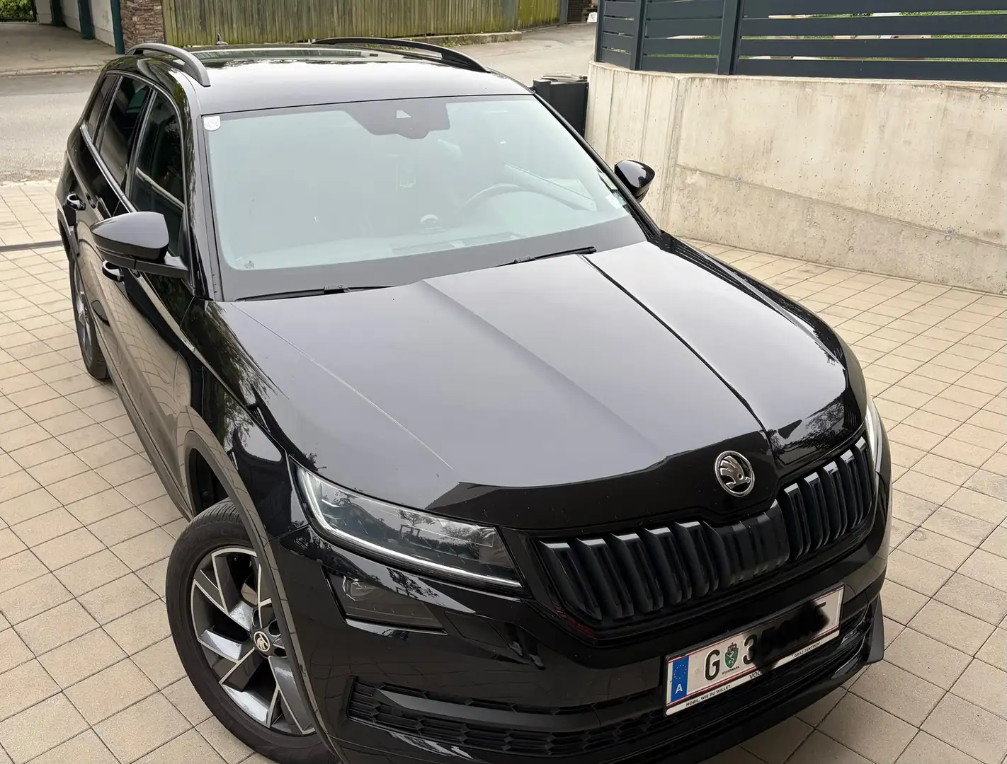 Skoda Kodiaq Kodiaq 2,0 TDI SCR Sportline DSG Sportline Schwarz - 2