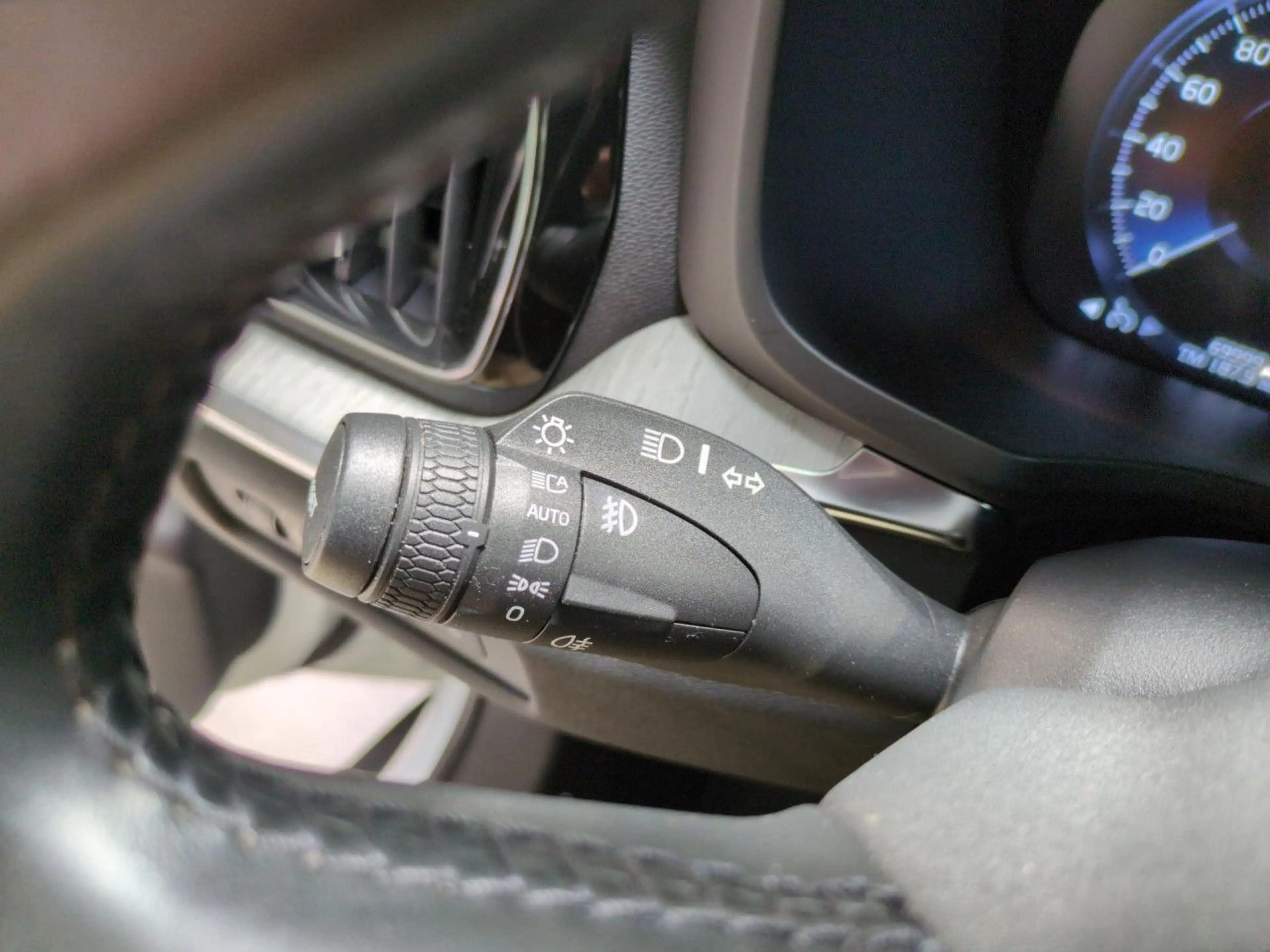 Volvo V60 Cross Country V60 CC Pro AWD Bluetooth Navi LED Vollleder Klima — photo 15