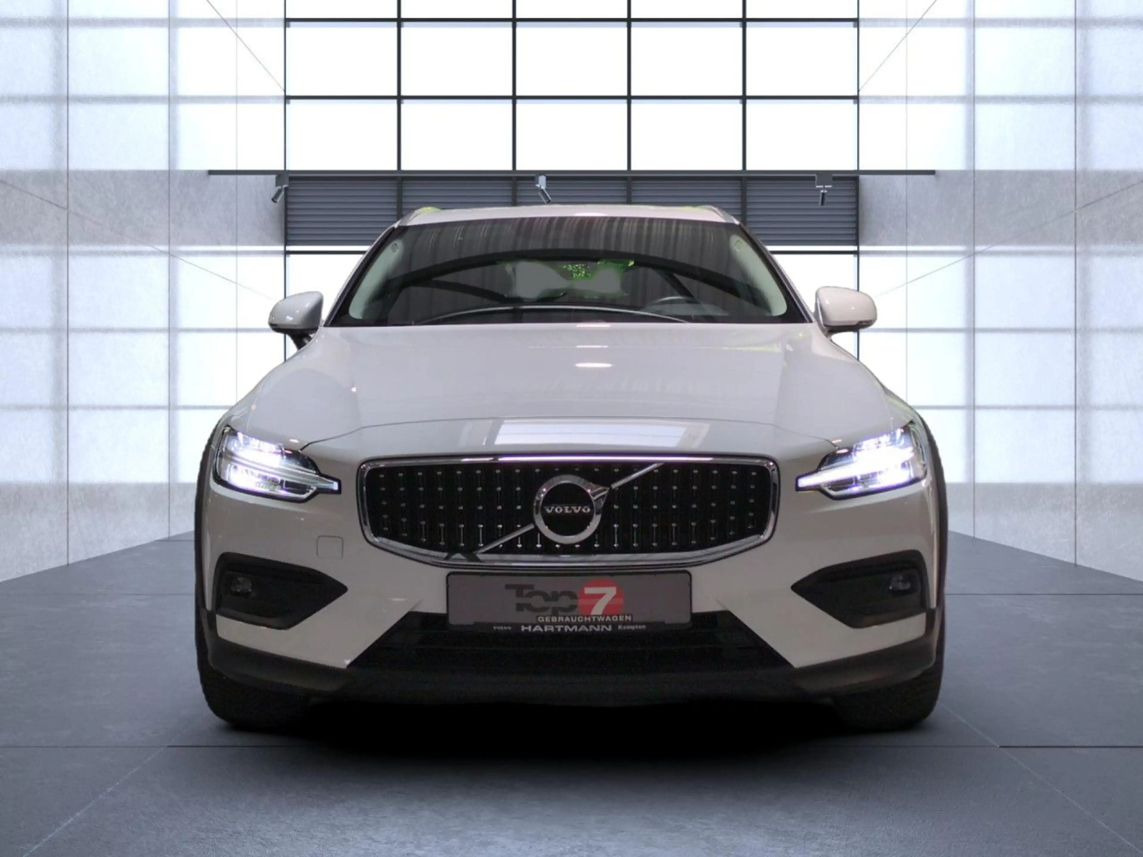 Volvo V60 Cross Country V60 CC Pro AWD Bluetooth Navi LED Vollleder Klima — photo 6