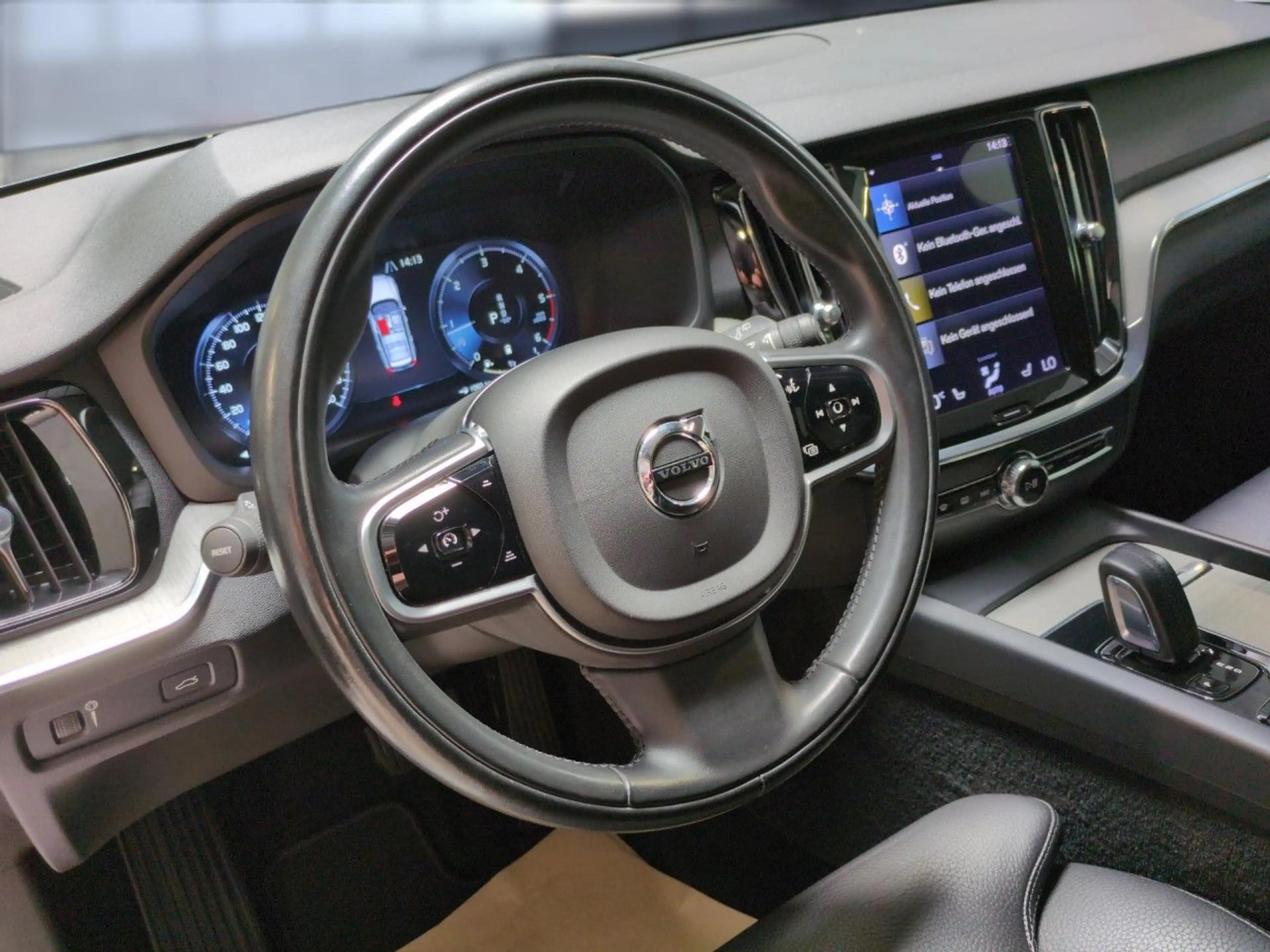 Volvo V60 Cross Country V60 CC Pro AWD Bluetooth Navi LED Vollleder Klima — photo 10
