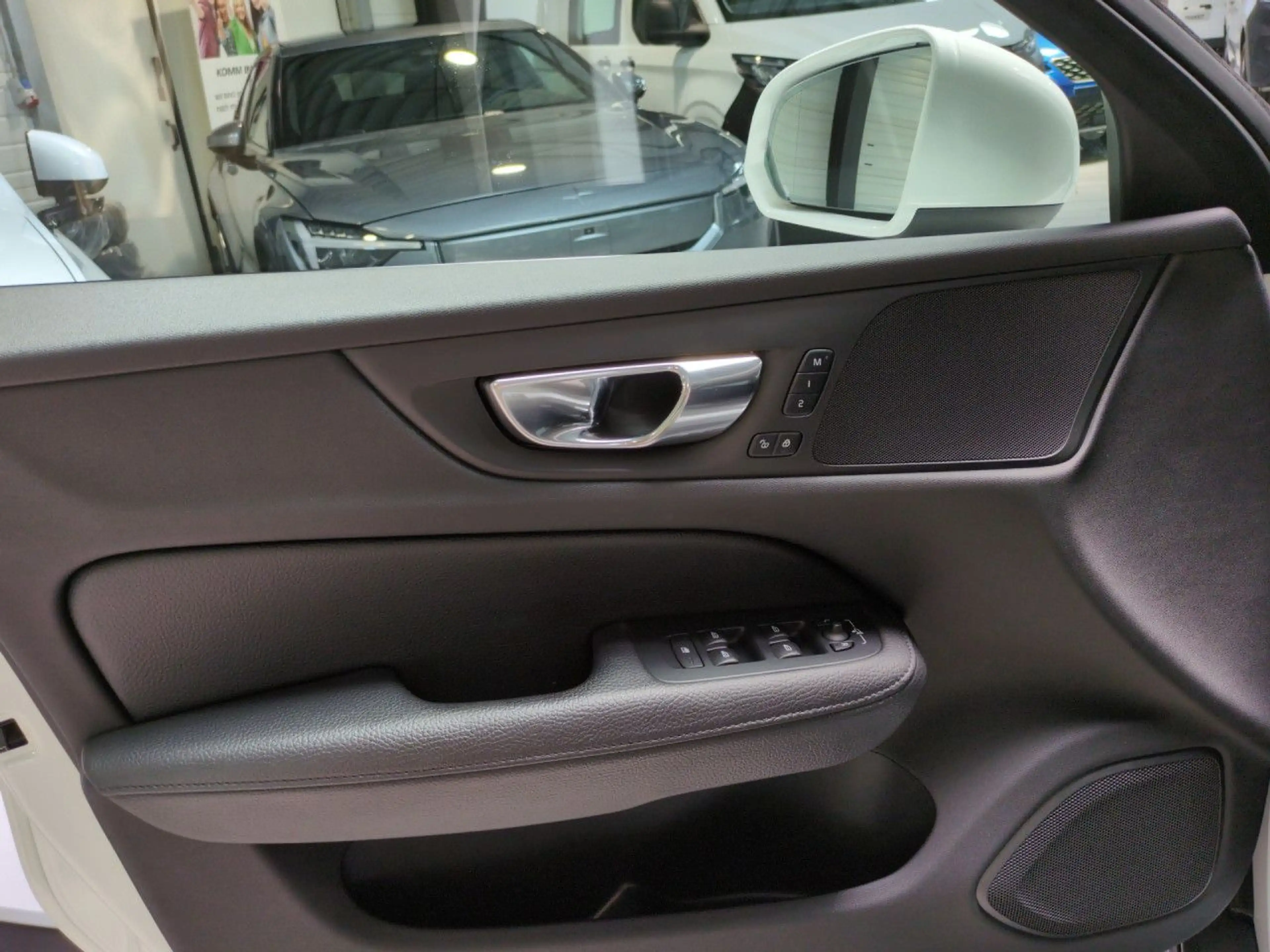 Volvo V60 Cross Country V60 CC Pro AWD Bluetooth Navi LED Vollleder Klima — photo 8