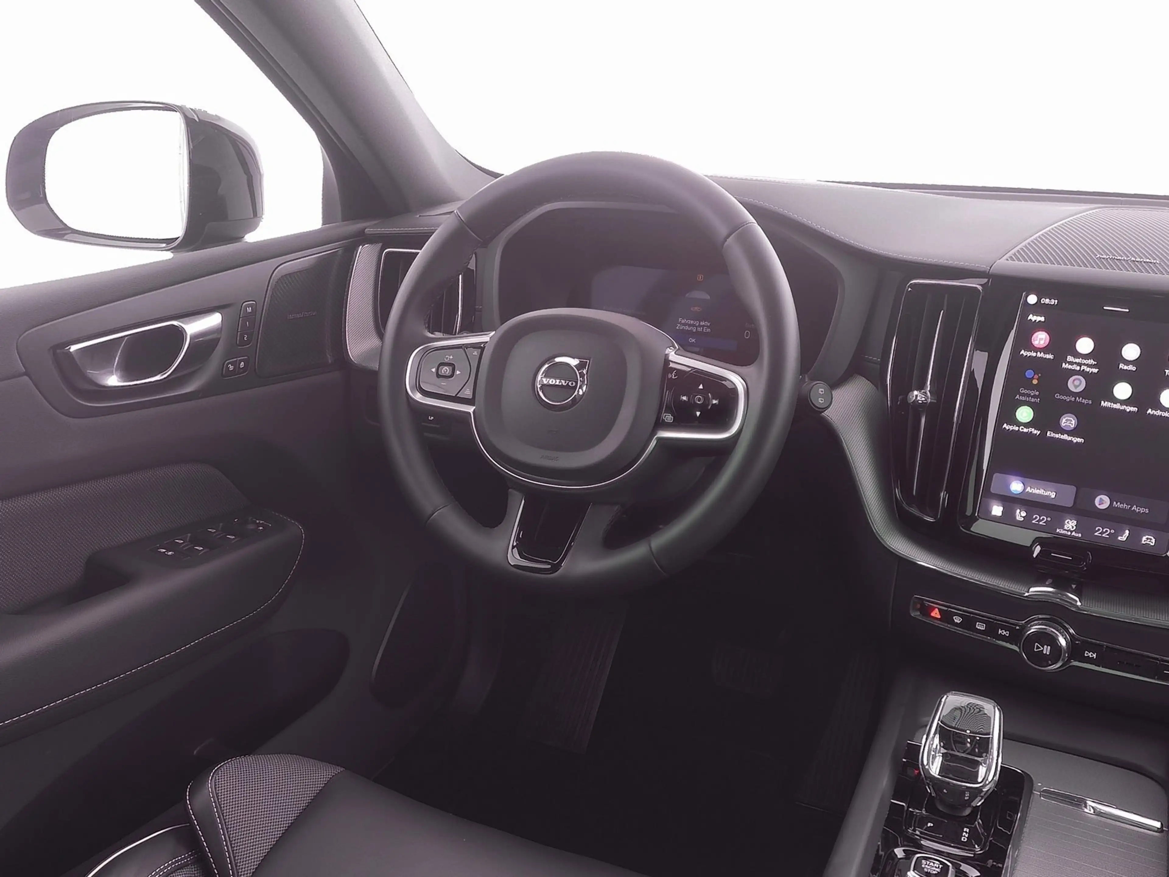 Volvo XC60 T8 AWD Plug-in Hybrid Ultra Black Edition — photo 4