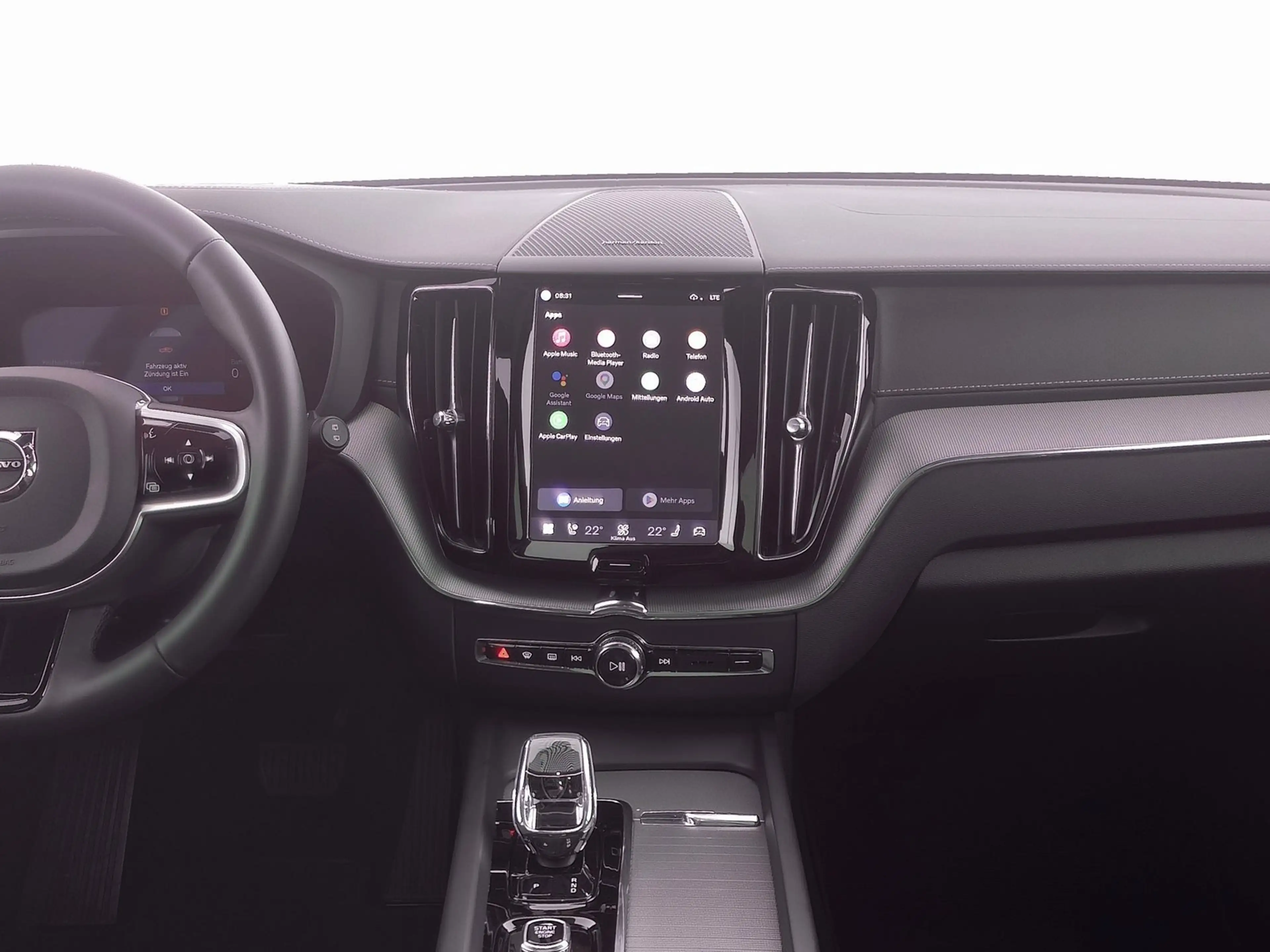 Volvo XC60 T8 AWD Plug-in Hybrid Ultra Black Edition — photo 6