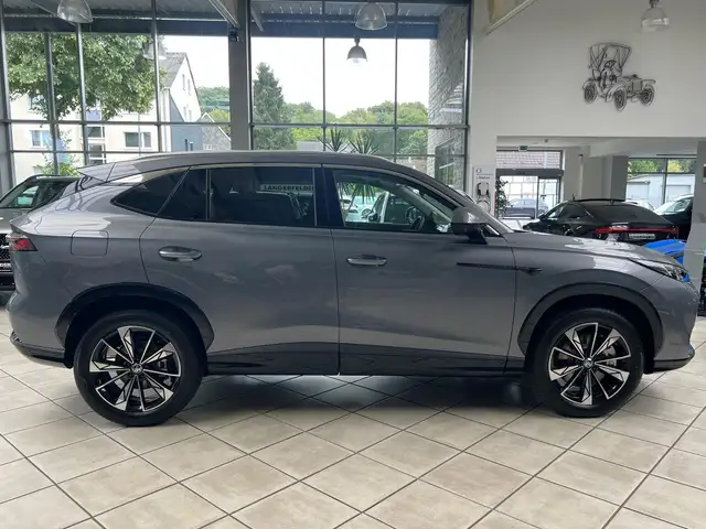 MG MG HS view 2