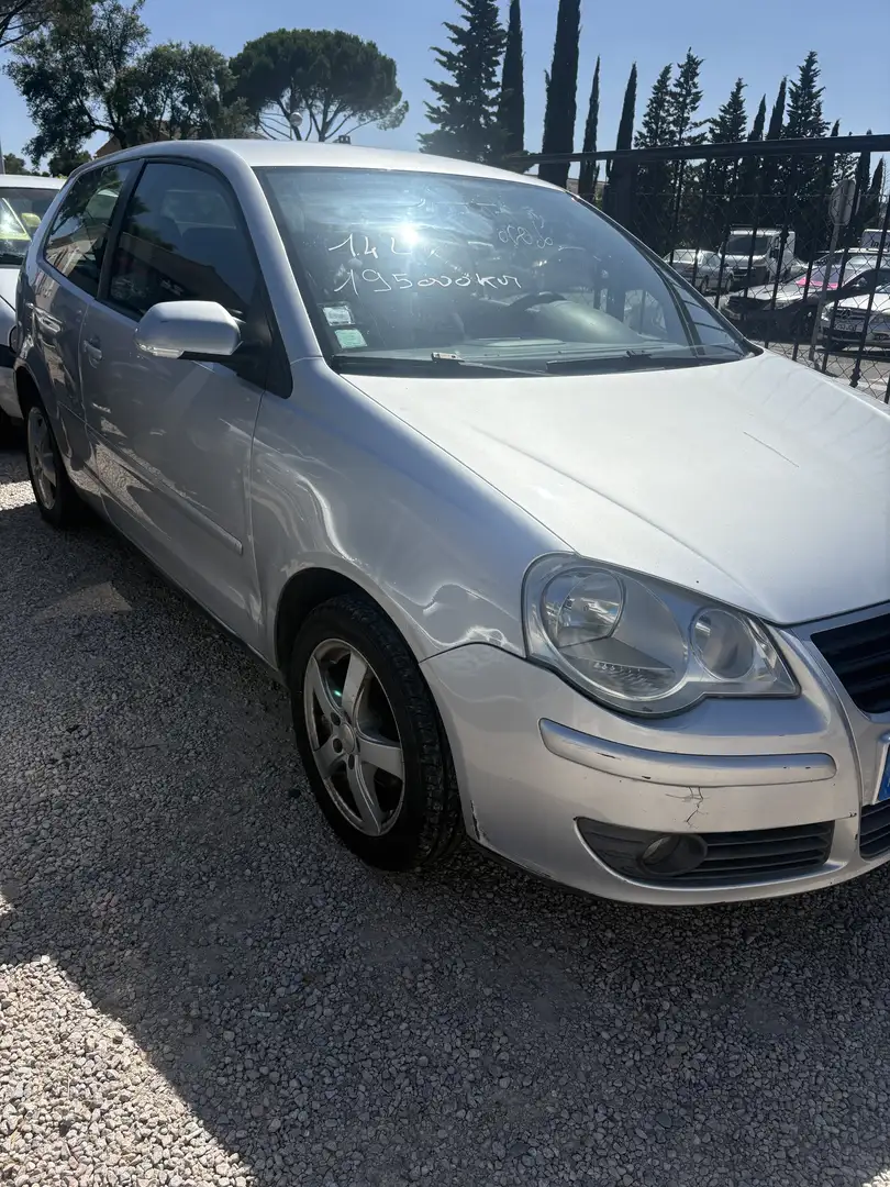 Volkswagen Polo 1.4 16S 75 Confort - 2