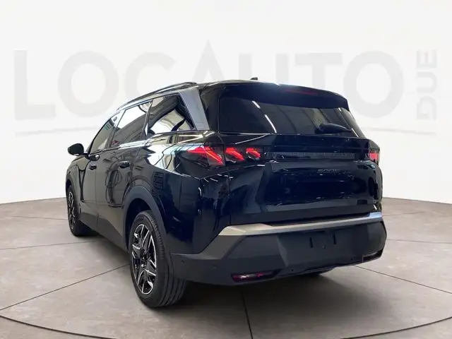 Peugeot 5008 view 5