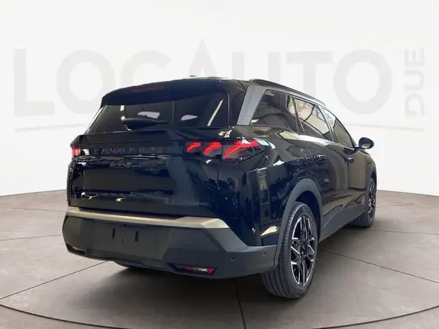 Peugeot 5008 view 4