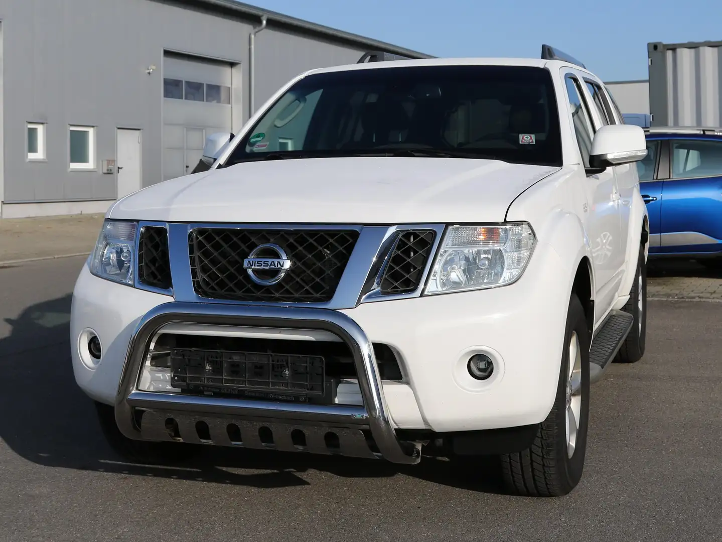 Nissan Pathfinder Pathfinder Diesel 2.5 dCi Aut. LE Weiß - 1