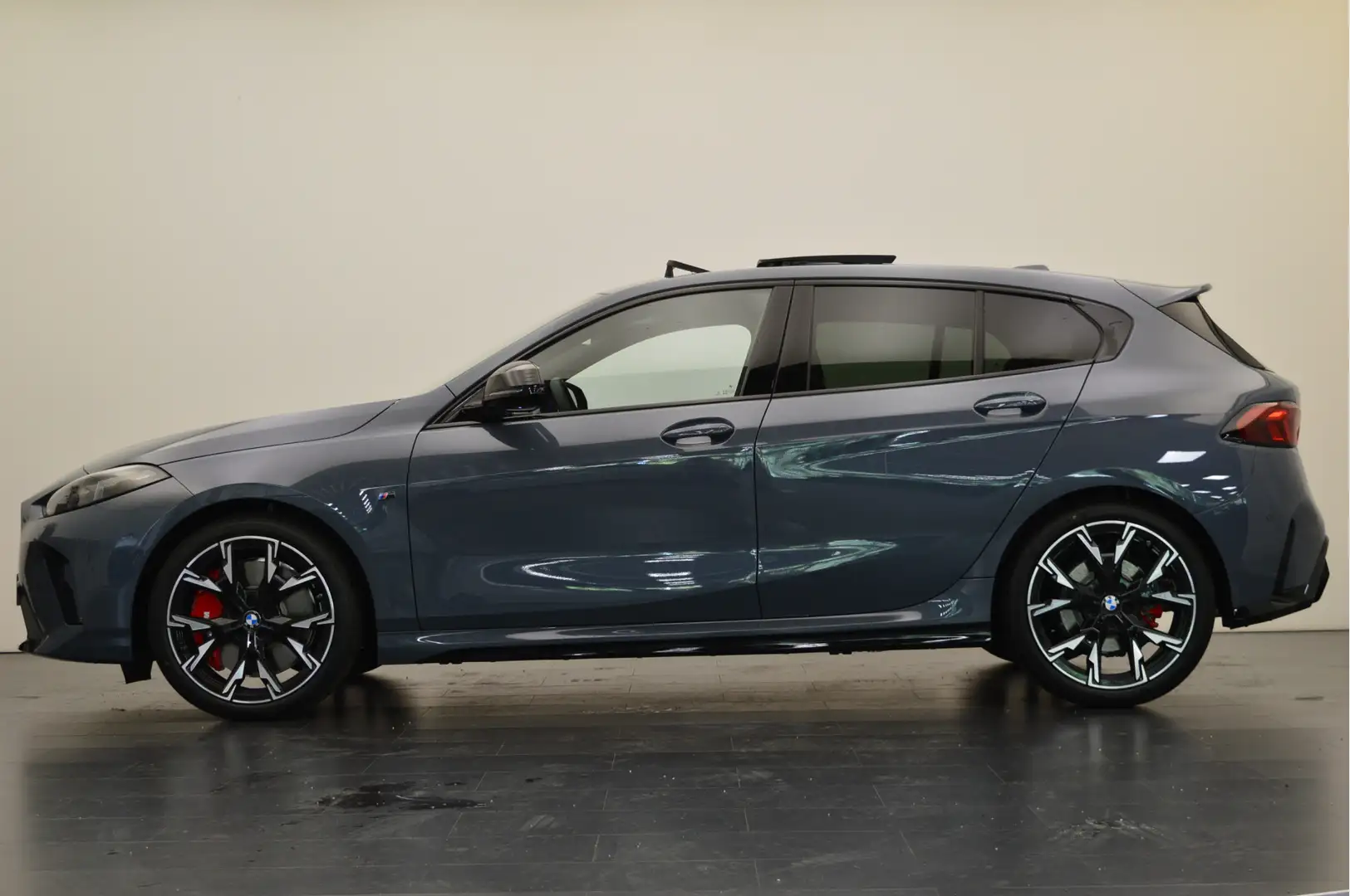 BMW 120 1 Serie M Sport Automaat / Panoramadak / Sportstoe Grau - 2