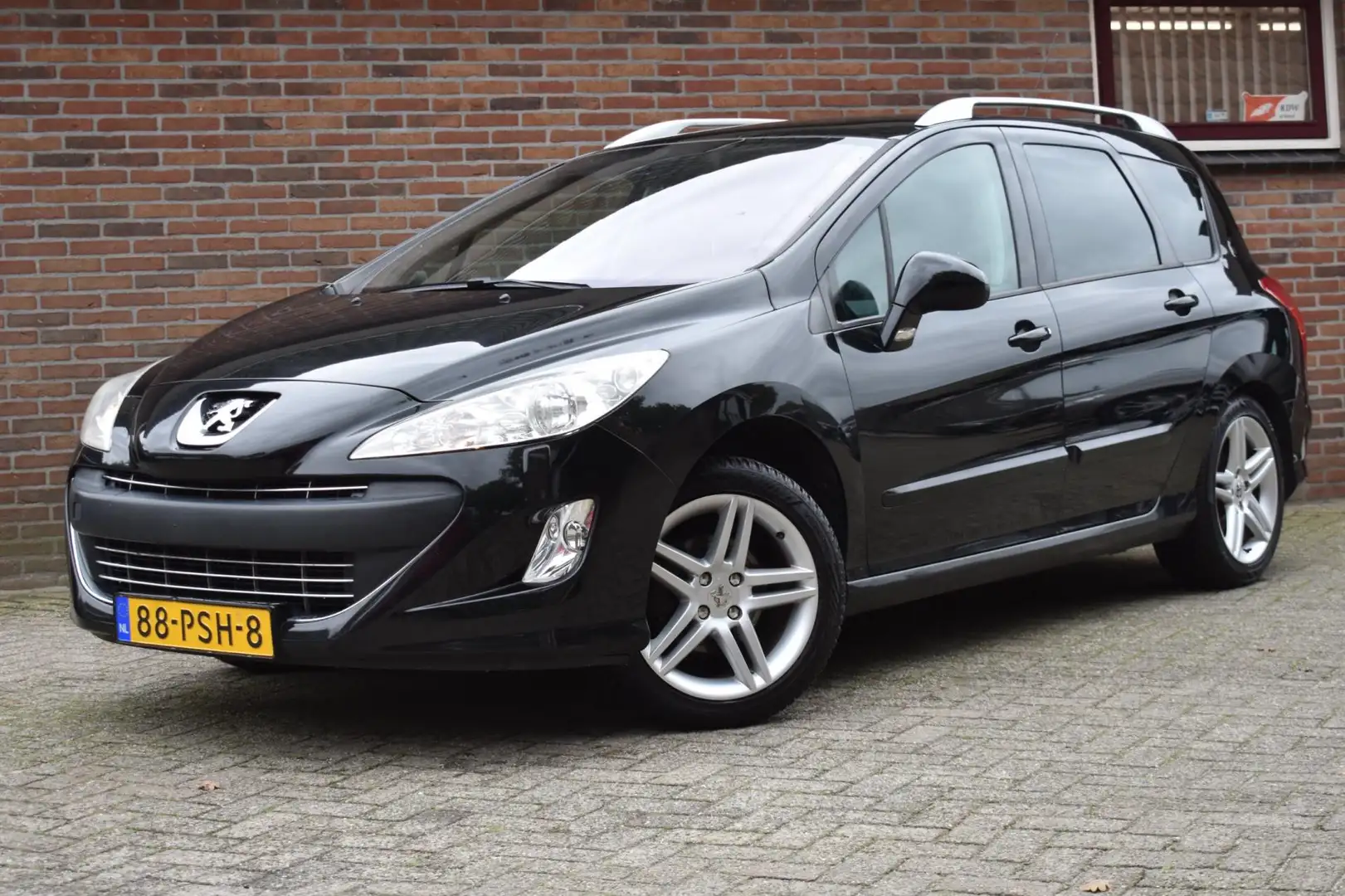 Peugeot 308 SW 1.6 VTi Sportium '11 Pano Clima Noir - 1