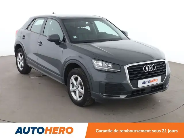 Audi Q2 view 8