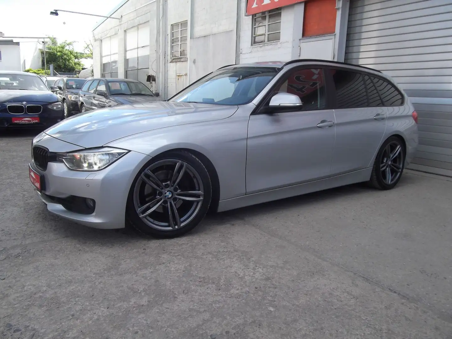 BMW 320 d Touring Automatik, Navigation Zilver - 1