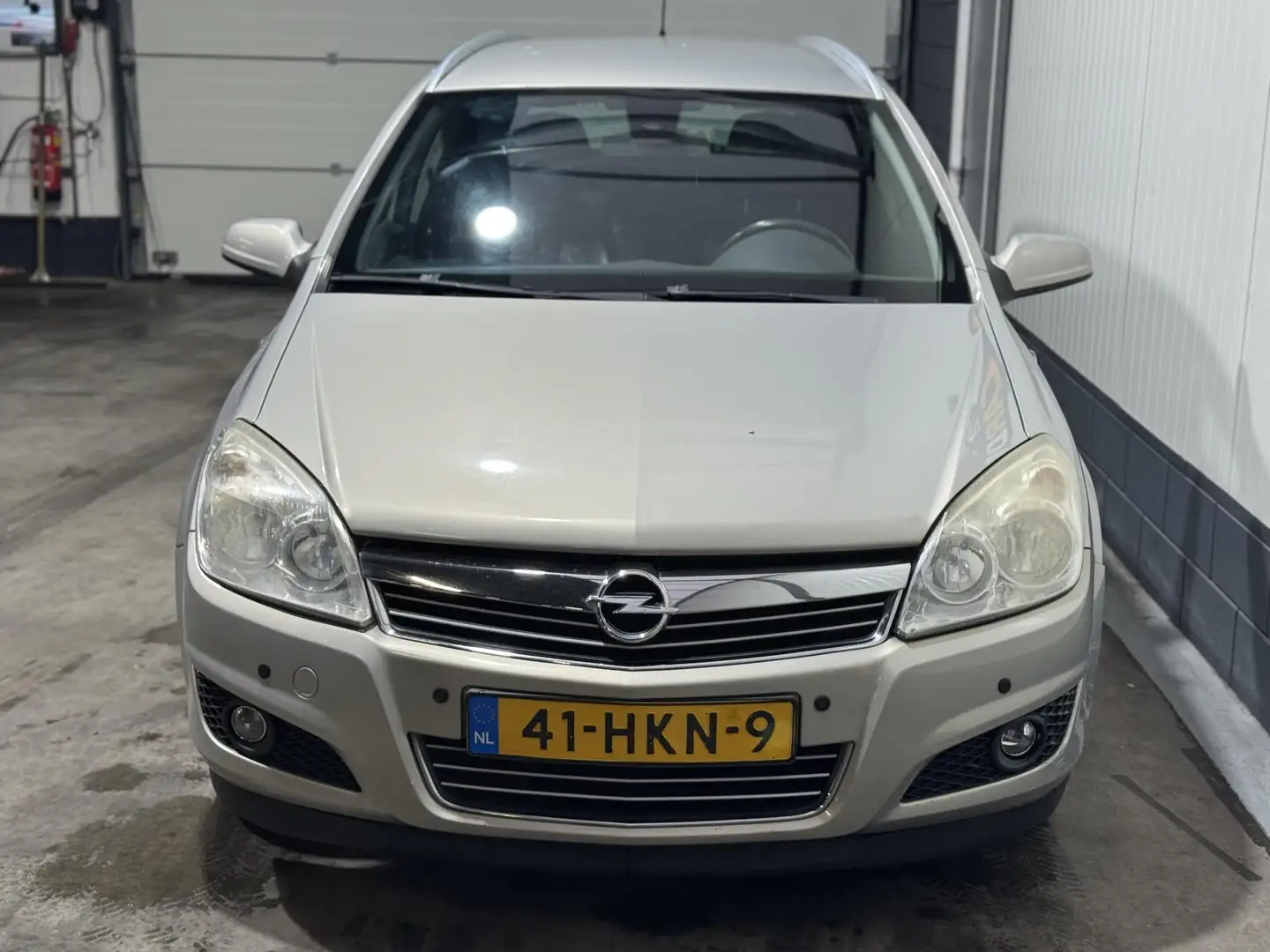 Opel Astra Wagon 1.9 CDTi Executive Automaat Trekhaak siva - 2