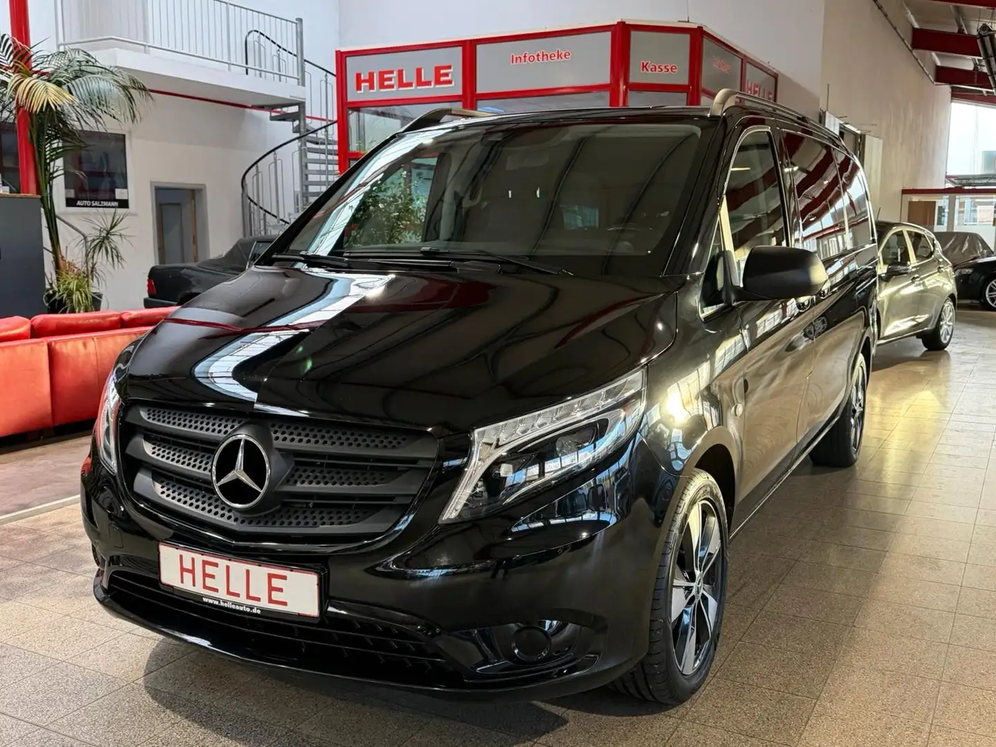 Mercedes-Benz Vito Tourer 116 CDI Pro lang*AHK+STHZ+NAVI Schwarz - 1