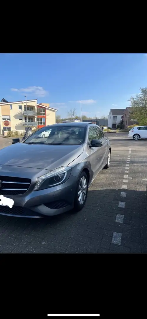 Mercedes-Benz A 200 (BlueEFFICIENCY) Urban Gri - 1