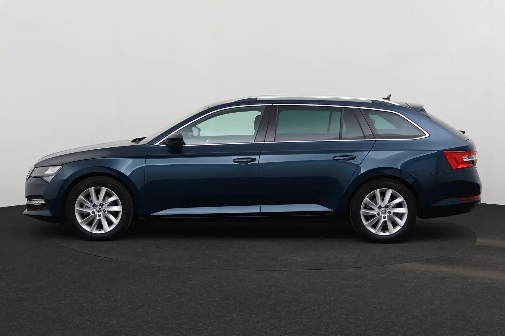 Skoda Superb * COMBI STYLE 1.4TSI iV DSG6 + GPS +  CAMERA + CAR - 2