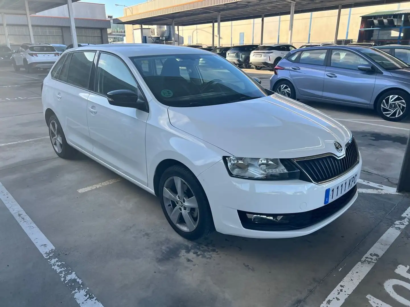 Skoda Rapid/Spaceback 1.4 TSI Style DSG Blanco - 2