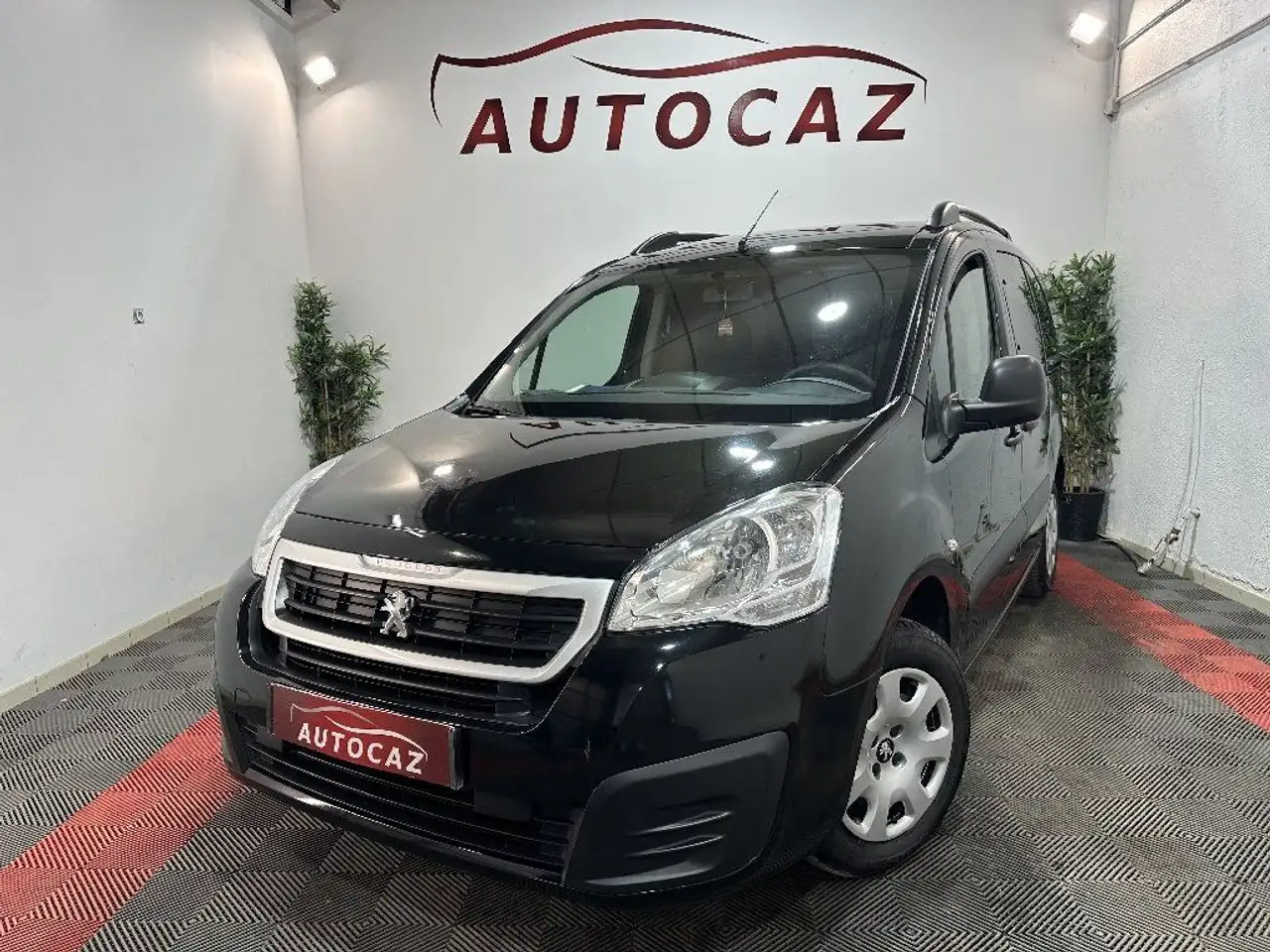 Peugeot Partner TEPEE 1.6 BlueHDi 100ch Active +ATTELAGE