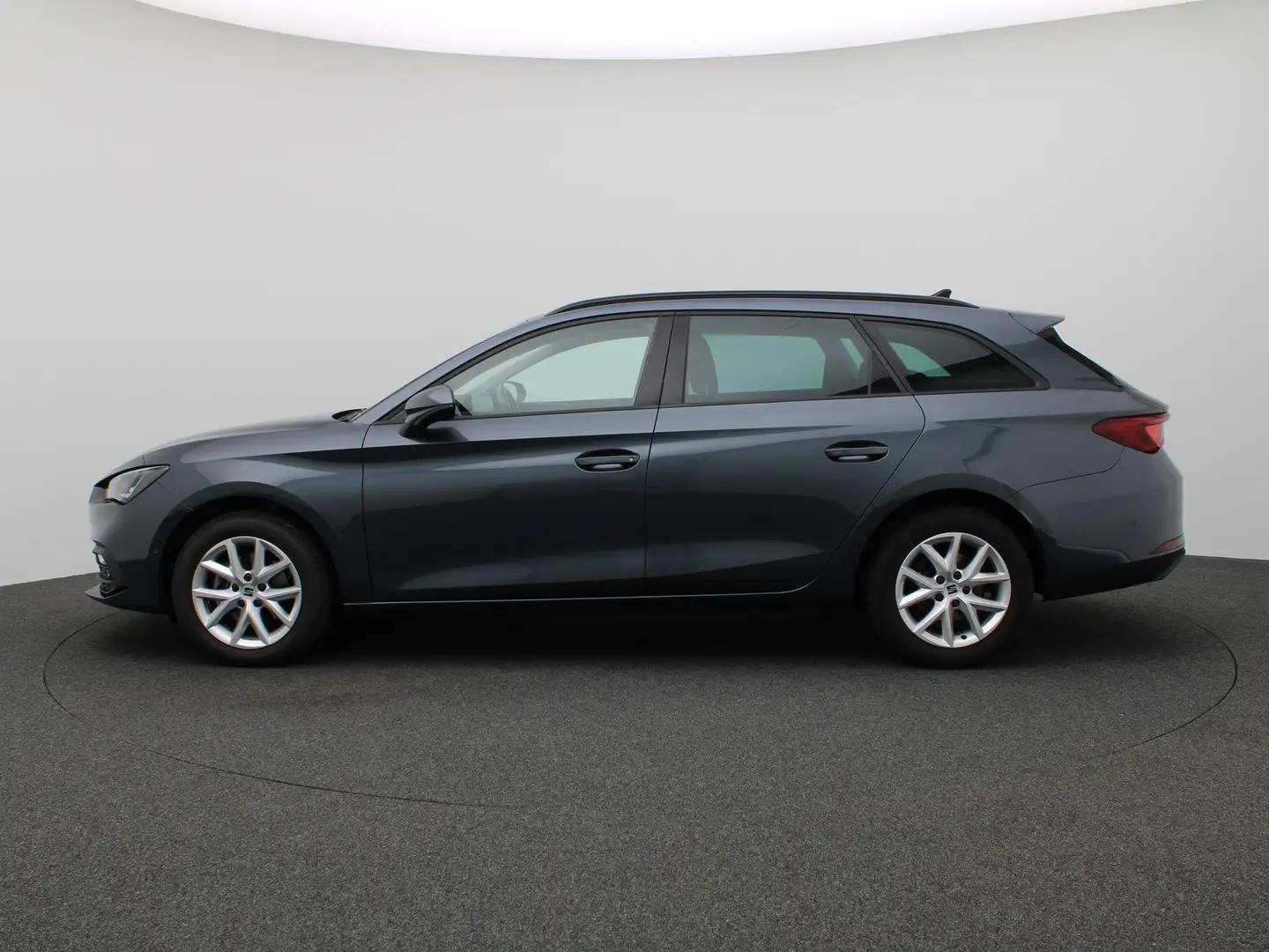 SEAT Leon Sportstourer 1.5 eTSI Style Business Intense 150PK Grijs - 2