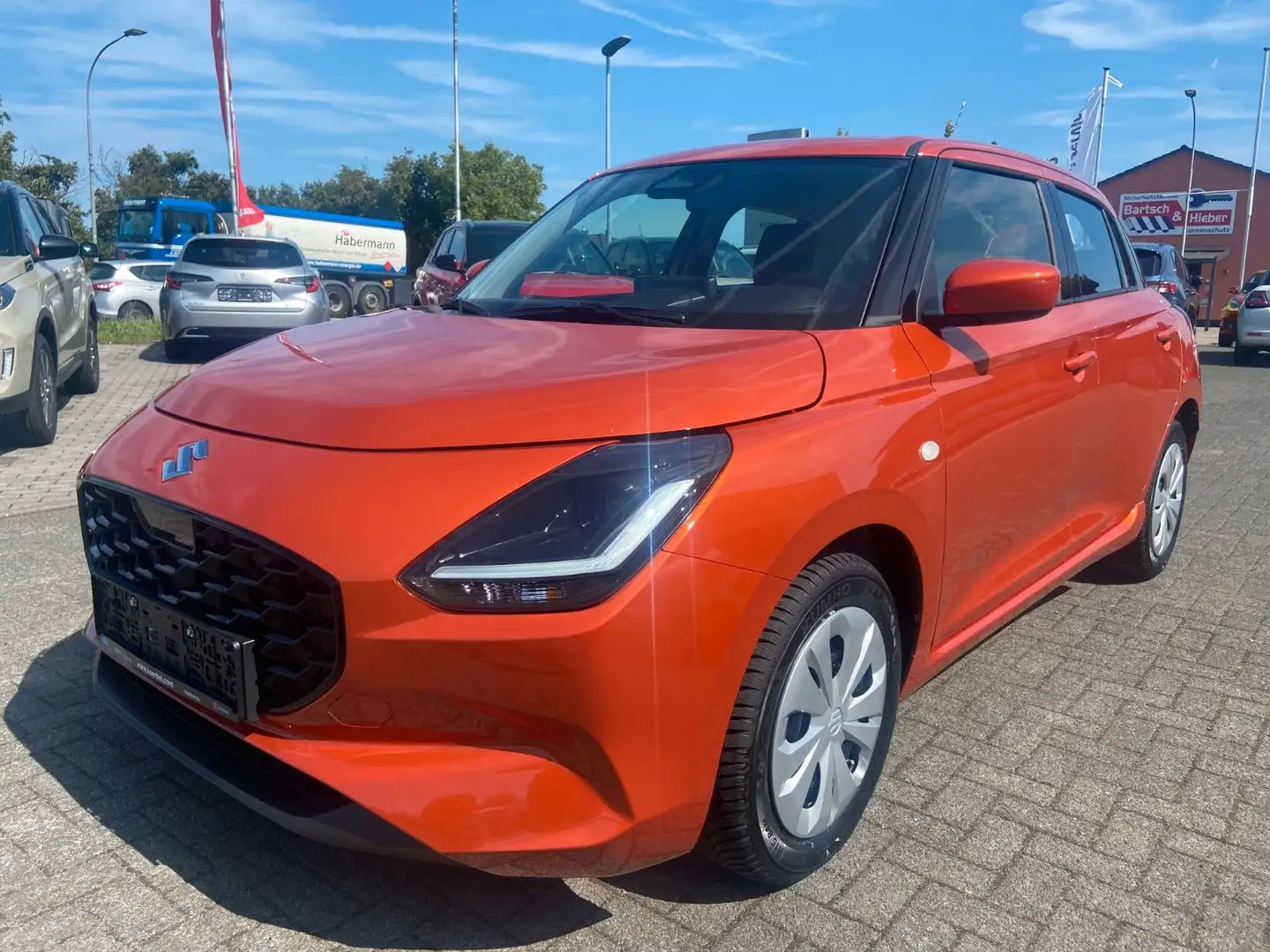 Suzuki Swift 1.2 DUALJET HYBRID Club*Navi*Klima*RKF* Oranje - 1