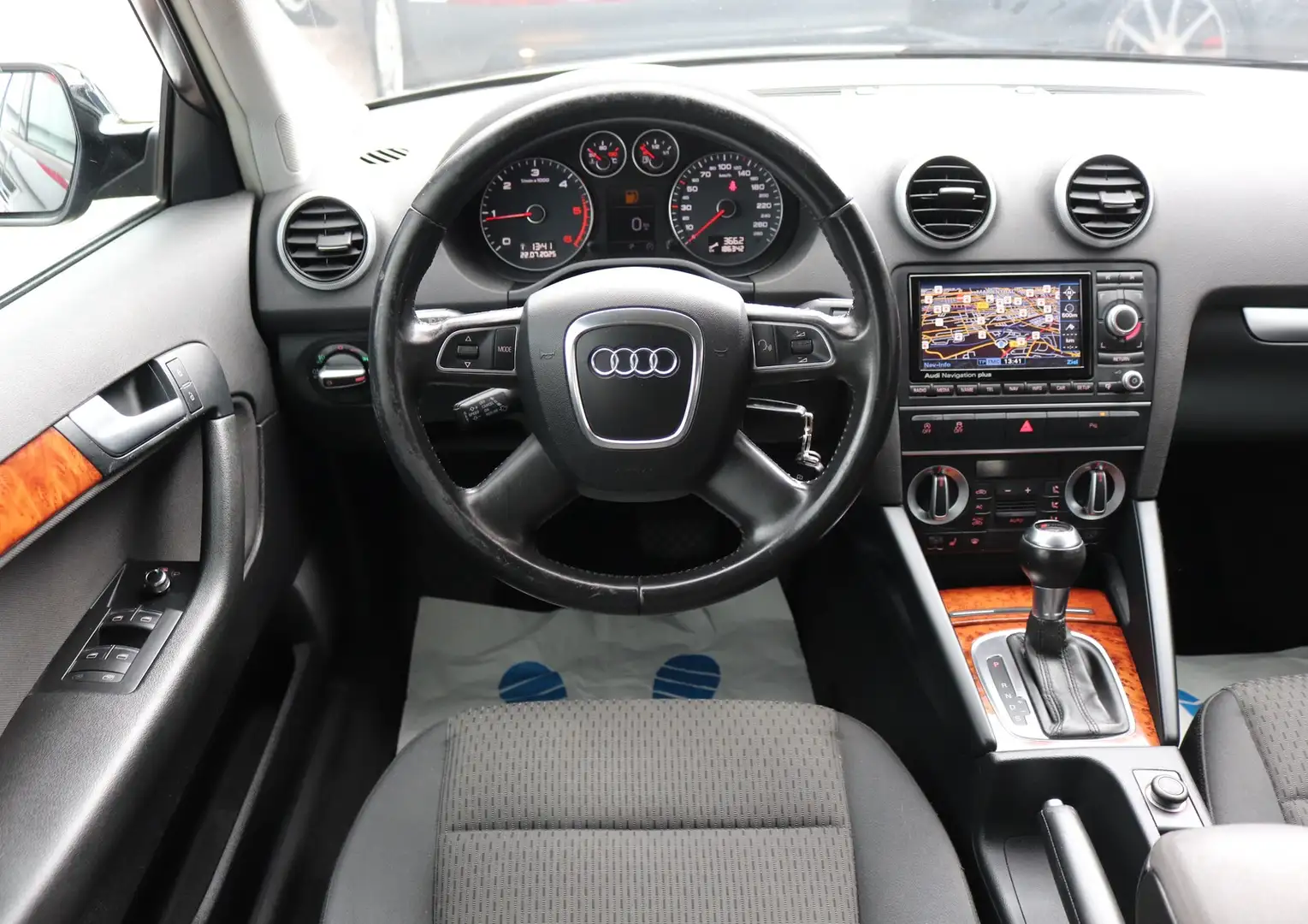 Audi A3 Sportback 1.6 TDI NaviDVD*PDC*2xSHZ*Klimaaut. Nero - 2