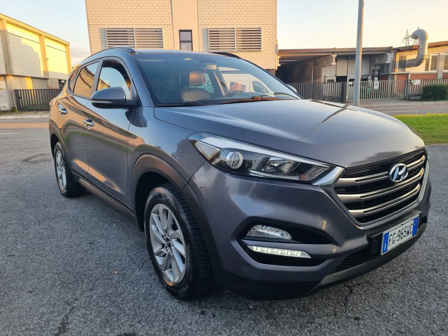 Hyundai TUCSON Tucson II 2015 1.7 crdi Comfort  Pack 2wd 115cv Gris - 1