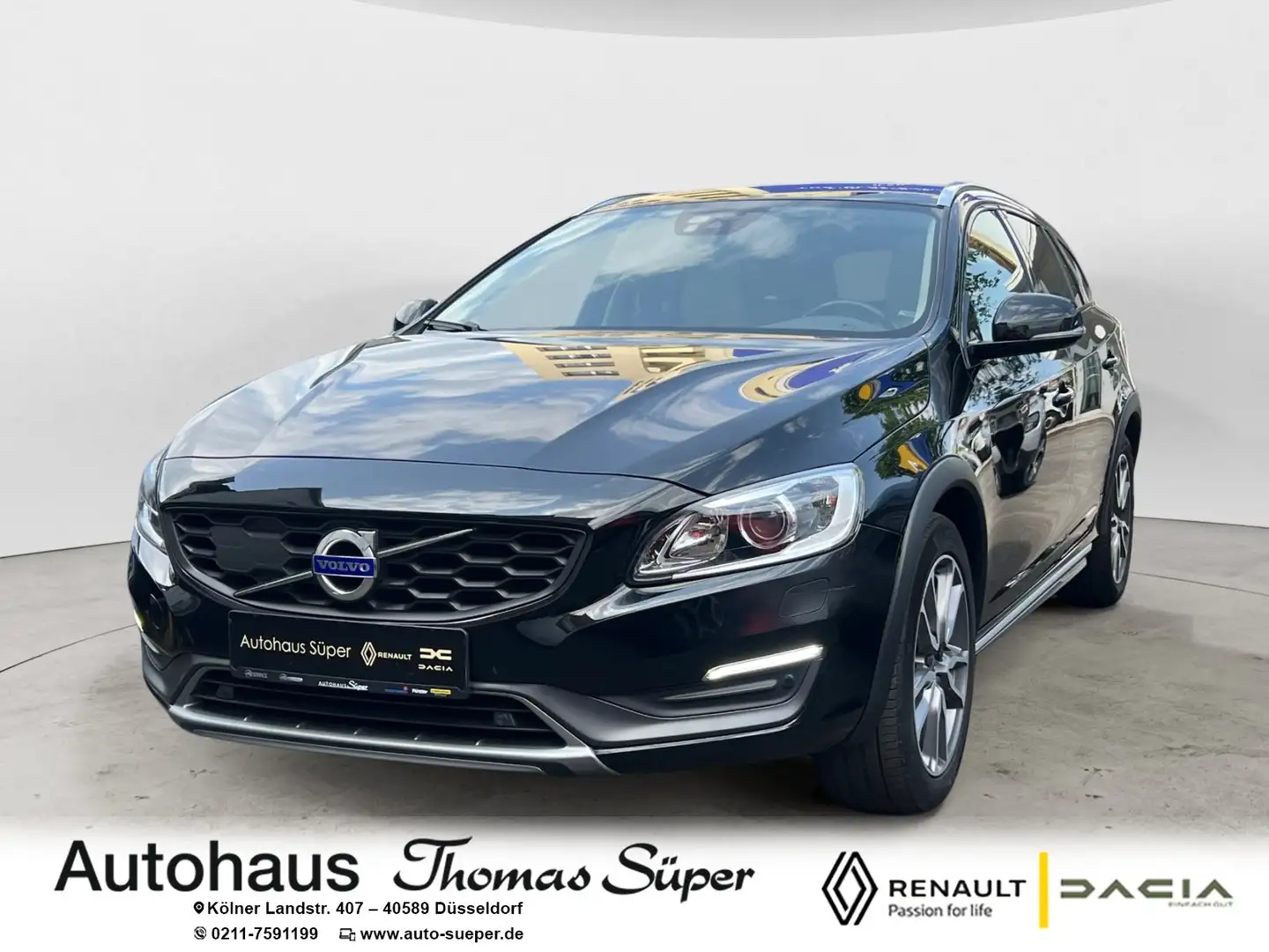 Volvo V60 Cross Country D4 Geartronic Momentum STANDHZG ACC SCHIEBEDACH Noir - 1