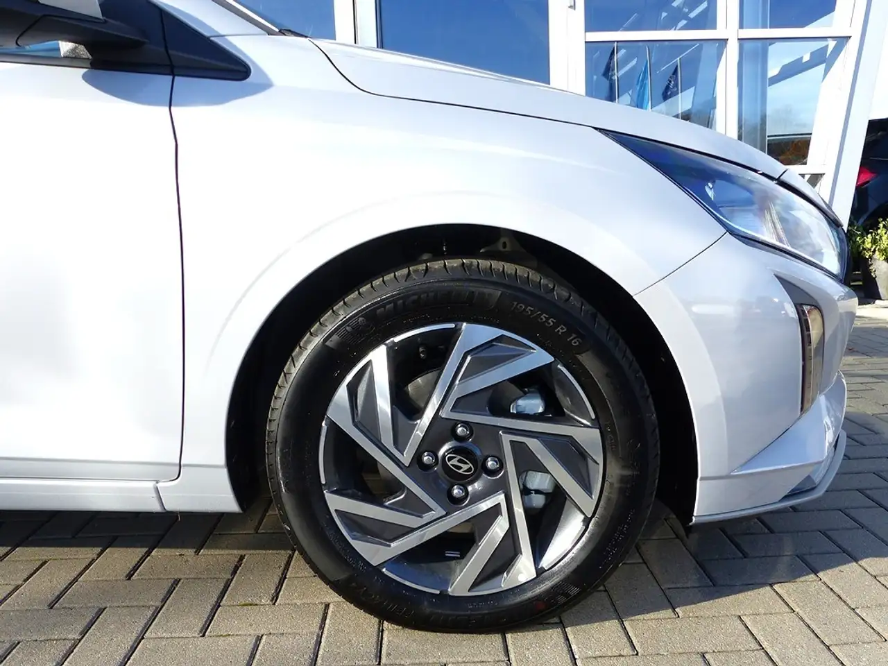 Hyundai i20 1.0 T-GDI Trend *Navi*GRA*Klima* 8