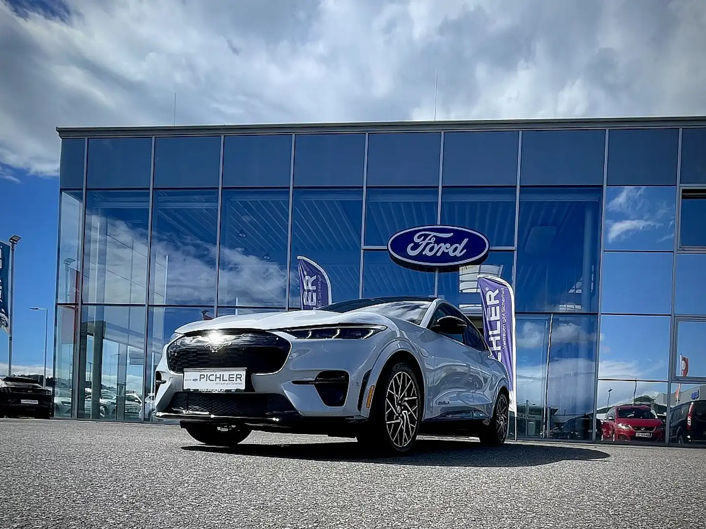 Ford Mustang Mach-E GT AWD 487PS Vorführwagen AKTION Weiß - 1
